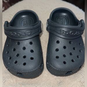 Black toddler crocs